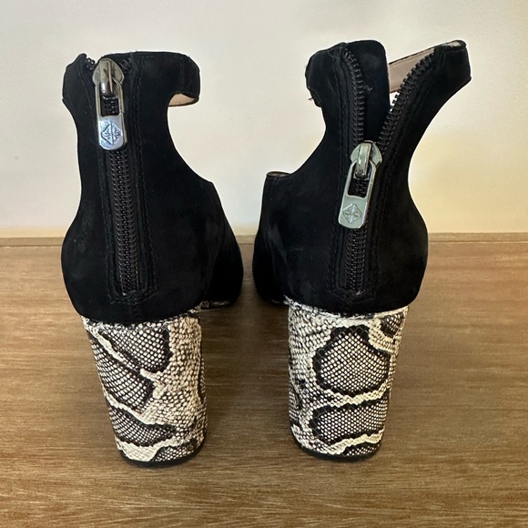 ANTONIO MELANI | Ehren Black Suede Snakeprint Block Heeled Sandals | Size 8.5 - Picture 5 of 7